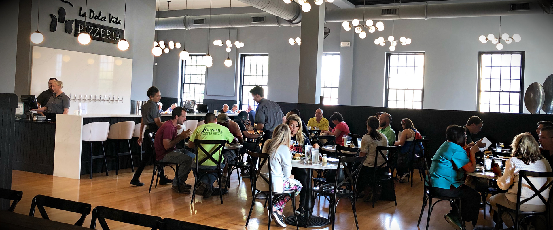 La Dolce Vita Pizzeria Sanford dining